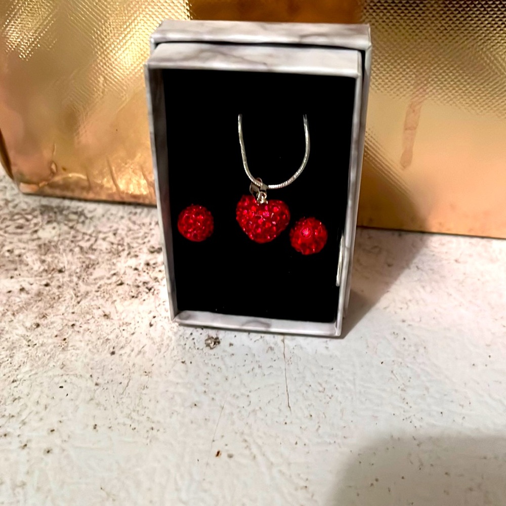 Red earring and necklaces